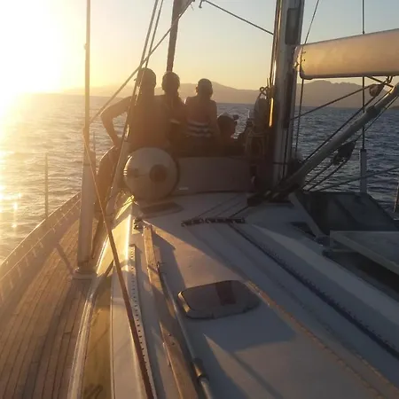 Mykonos Magic Sail 船上ホテル Mykonos Town